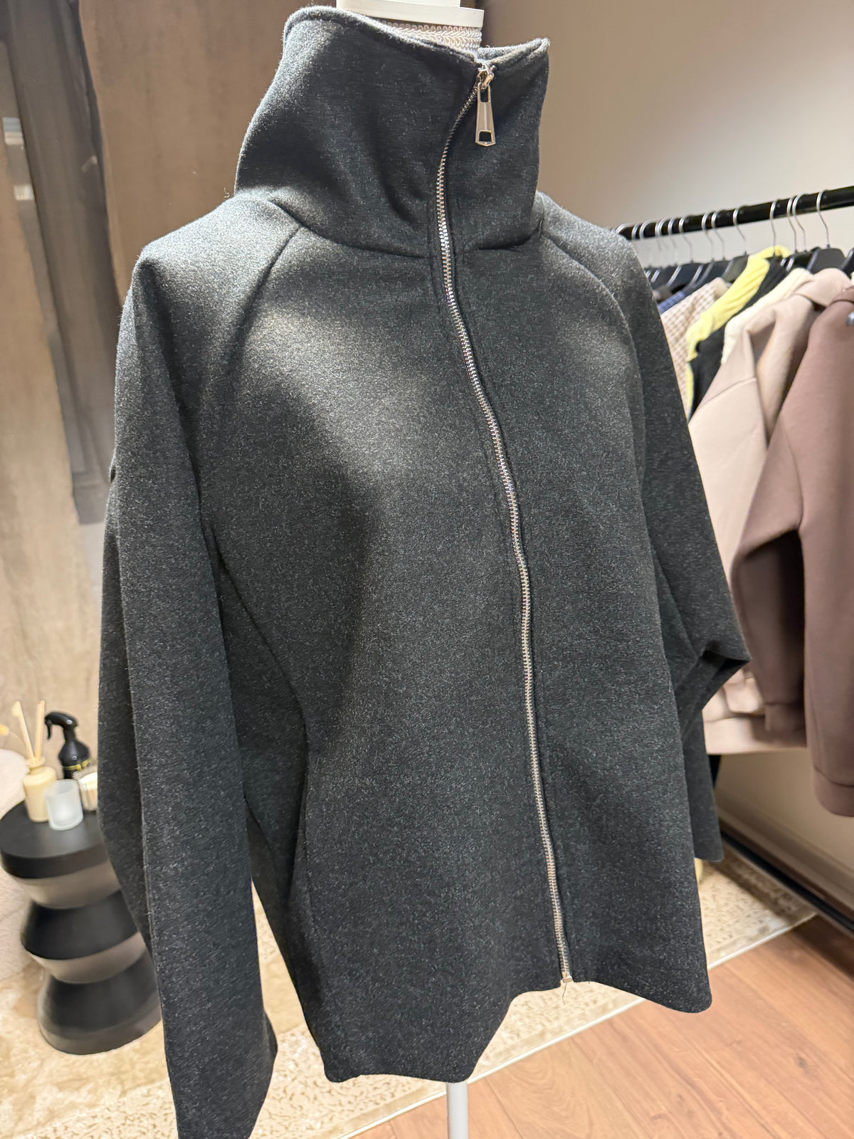 Veste Tasnim